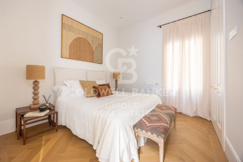 Apartament w Madrid, Hiszpania 5 sypialni, 471 mkw. nr 158909 – zdjęcie 5