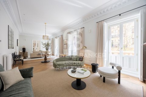 Apartament w Madrid, Hiszpania 5 sypialni, 471 mkw. nr 158909 – zdjęcie 14