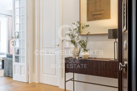 Apartament w Madrid, Hiszpania 5 sypialni, 471 mkw. nr 158909 – zdjęcie 16