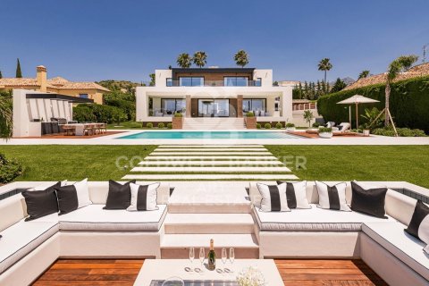Villa en venta en Marbella, Málaga, España 6 dormitorios, 840 m2 No. 158910 - foto 2