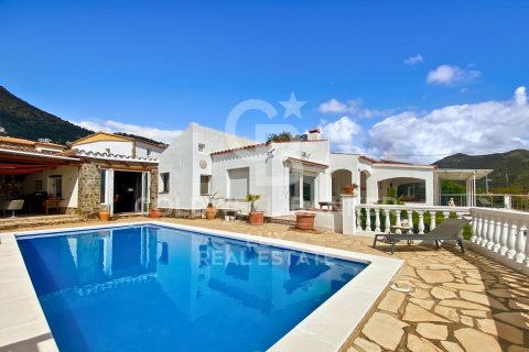 House for sale in Roses, Girona, Spain 4 bedrooms, 290 sq.m. No. 158908 - photo 3