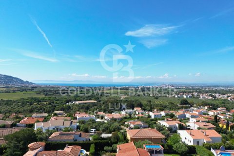 House for sale in Roses, Girona, Spain 4 bedrooms, 290 sq.m. No. 158908 - photo 2