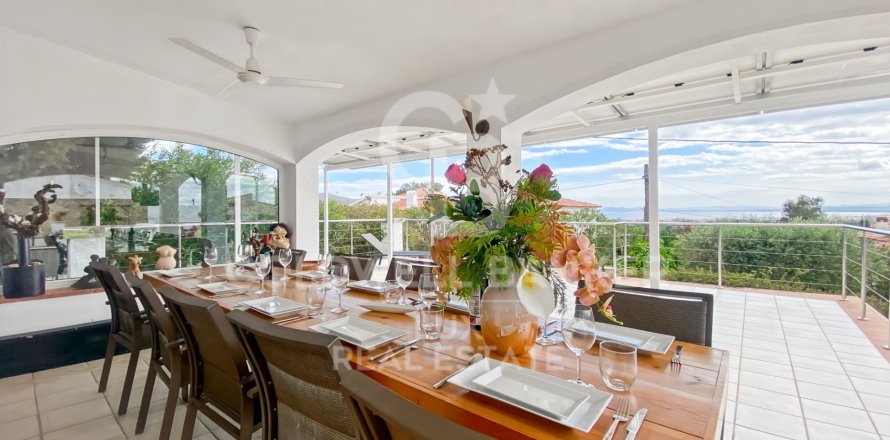 House in Roses, Girona, Spain 4 bedrooms, 290 sq.m. No. 158908