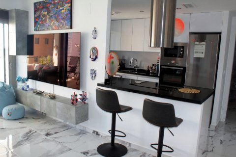 Продажа квартиры Аликанте, Испания 2 спальни, 81м2 №139963 - фото 6