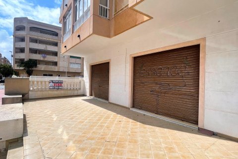 Liikekiinteistö Guardamar del Segura, Alicante, Espanja 86 m2 No. 183913