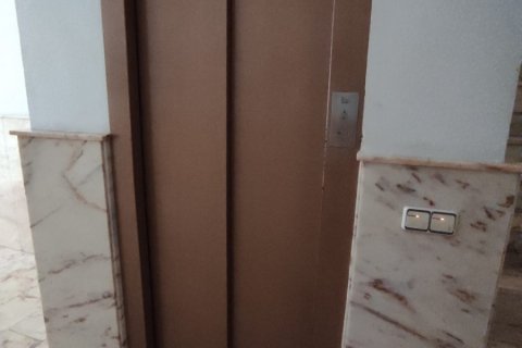 Garage for sale in Guardamar del Segura, Alicante, Spain 8 sq.m. No. 183918 - photo 4