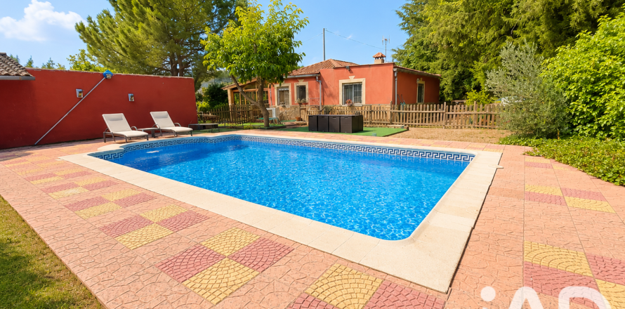 House à Caravaca de la Cruz, Murcia, Espagne 4 chambres, 290 m2 No. 188223
