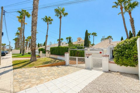 Villa en venta en Villamartin, Alicante, España 3 dormitorios, 160 m2 No. 192006 - foto 2
