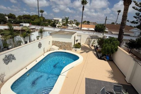 Villa en venta en Cabo Roig, Alicante, España 2 dormitorios, 85 m2 No. 192005 - foto 2