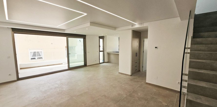 Apartamento en Torrevieja, Alicante, España 3 dormitorios, 162 m2 No. 192008