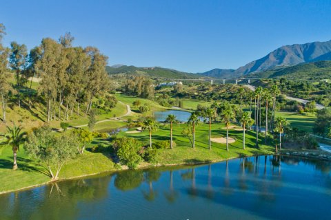 Apartament w Estepona, Malaga, Hiszpania 2 sypialnie, 96 mkw. nr 99718 – zdjęcie 13