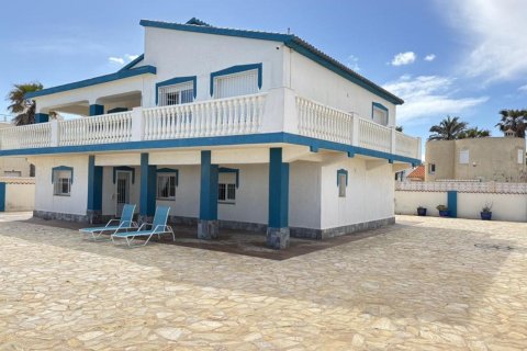 Villa for sale in La Manga del Mar Menor, Murcia, Spain 6 bedrooms, 280 sq.m. No. 148414 - photo 11