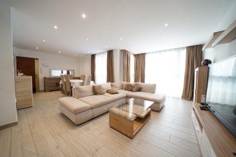Appartamento a Alicante, Spagna 3 camere da letto, 130 mq. N° 180109