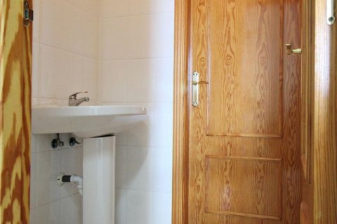 Apartamento en venta en Alicante, España 4 dormitorios, 104 m2 No. 180107 - foto 8