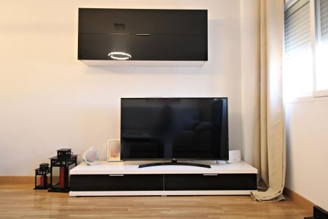 Apartamento en venta en Alicante, España 4 dormitorios, 104 m2 No. 180107 - foto 4