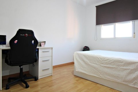 Apartamento en venta en Alicante, España 4 dormitorios, 104 m2 No. 180107 - foto 17