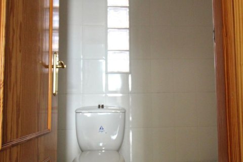 Apartamento en venta en Alicante, España 4 dormitorios, 104 m2 No. 180107 - foto 23