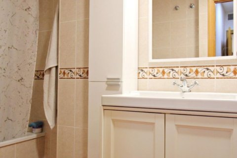 Apartamento en venta en Alicante, España 4 dormitorios, 104 m2 No. 180107 - foto 22