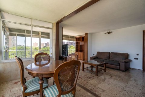 Продажа квартиры в Аликанте, Испания 3 спальни, 128м2 №180110 - фото 4