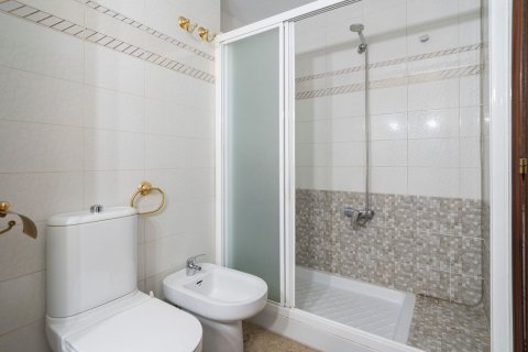 Продажа квартиры в Аликанте, Испания 3 спальни, 128м2 №180110 - фото 12