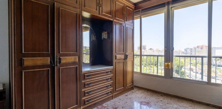 Квартира в Аликанте, Испания 3 спальни, 128м2 №180110