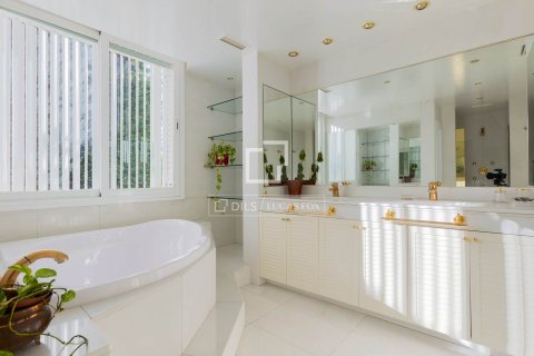 Villa for sale in Sant Vicenc De Montalt, Barcelona, Spain 9 bedrooms, 1252 sq.m. No. 150290 - photo 15