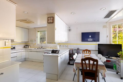 Villa for sale in Sant Vicenc De Montalt, Barcelona, Spain 9 bedrooms, 1252 sq.m. No. 150290 - photo 9