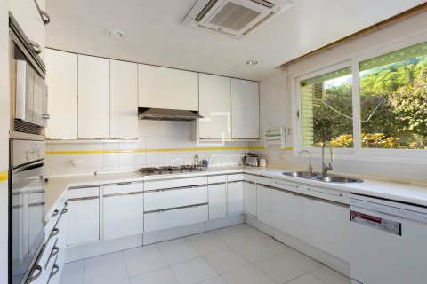 Villa for sale in Sant Vicenc De Montalt, Barcelona, Spain 9 bedrooms, 1252 sq.m. No. 150290 - photo 10