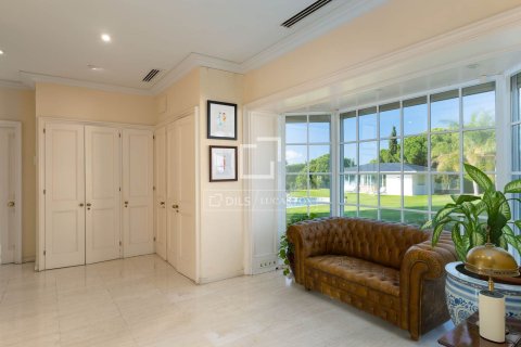 Villa for sale in Sant Vicenc De Montalt, Barcelona, Spain 9 bedrooms, 1252 sq.m. No. 150290 - photo 12