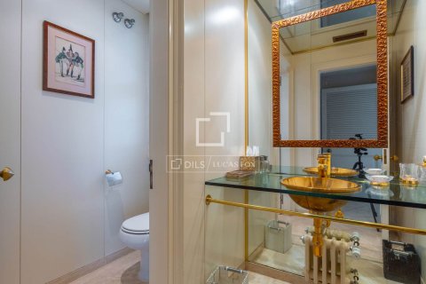 Villa for sale in Sant Vicenc De Montalt, Barcelona, Spain 9 bedrooms, 1252 sq.m. No. 150290 - photo 11