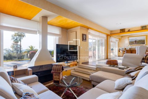 Продажа виллы в Премия де Дальт, Барселона, Испания 5 спален, 617м2 №150288 - фото 15