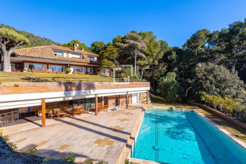 Продажа виллы в Премия де Дальт, Барселона, Испания 5 спален, 617м2 №150288 - фото 4