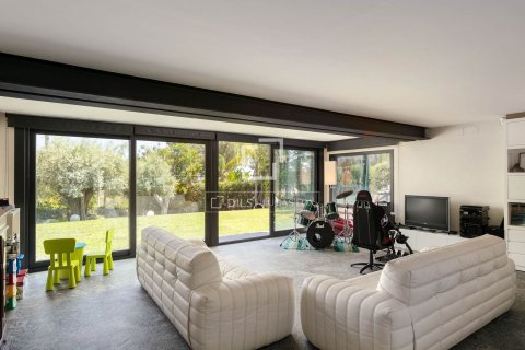 Villa for sale in Premia De Dalt, Barcelona, Spain 3 bedrooms, 338 sq.m. No. 150292 - photo 18