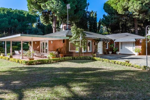 Villa for sale in Sant Andreu de Llavaneres, Barcelona, Spain 14 bedrooms, 2260 sq.m. No. 150291 - photo 8