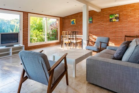 Villa for sale in Sant Andreu de Llavaneres, Barcelona, Spain 14 bedrooms, 2260 sq.m. No. 150291 - photo 17