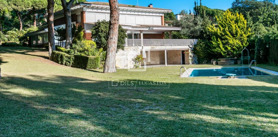 Villa in Sant Andreu de Llavaneres, Barcelona, Spain 14 bedrooms, 2260 sq.m. No. 150291
