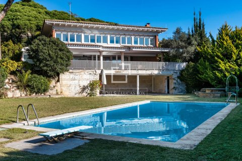 Villa for sale in Sant Andreu de Llavaneres, Barcelona, Spain 14 bedrooms, 2260 sq.m. No. 150291 - photo 3