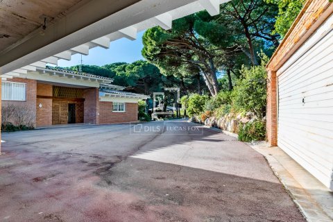 Villa for sale in Sant Andreu de Llavaneres, Barcelona, Spain 14 bedrooms, 2260 sq.m. No. 150291 - photo 11