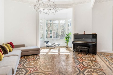 Apartamento en Barcelona, España 5 dormitorios, 222 m2 No. 150287