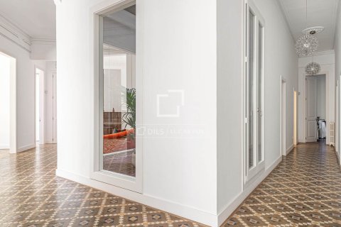Wohnung zum Verkauf in Barcelona, Spanien 5 Schlafzimmer, 222 m2 Nr. 150287 - Foto 16