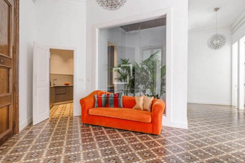 Wohnung zum Verkauf in Barcelona, Spanien 5 Schlafzimmer, 222 m2 Nr. 150287 - Foto 3