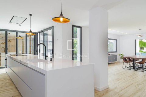 Villa for sale in Sant Andreu de Llavaneres, Barcelona, Spain 8 bedrooms, 763 sq.m. No. 150289 - photo 13