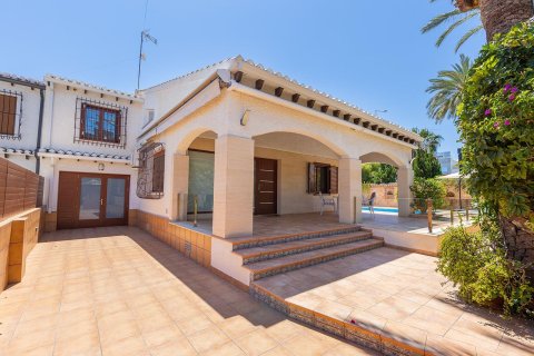 Villa for sale in Alicante, Spain 4 bedrooms, 168 sq.m. No. 165596 - photo 24