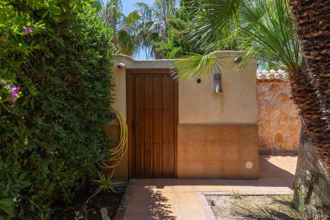 Villa for sale in Alicante, Spain 4 bedrooms, 168 sq.m. No. 165596 - photo 21