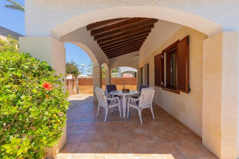 Villa for sale in Alicante, Spain 4 bedrooms, 168 sq.m. No. 165596 - photo 28