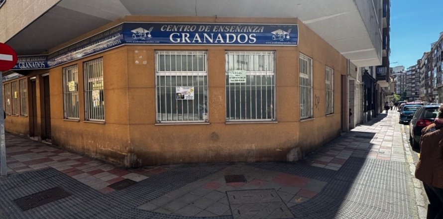 Commercial property in Leon, Spain 161 sq.m. No. 185771