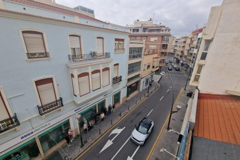 Lägenhet till salu i Torrevieja, Alicante, Spanien 3 sovrum, 110 kvm. Nr. 182821 - foto 13