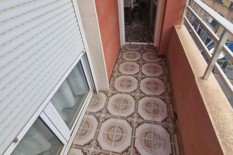 Lägenhet till salu i Torrevieja, Alicante, Spanien 3 sovrum, 110 kvm. Nr. 182821 - foto 12
