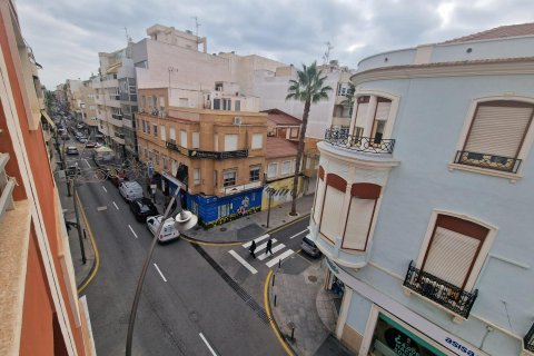 Lägenhet till salu i Torrevieja, Alicante, Spanien 3 sovrum, 110 kvm. Nr. 182821 - foto 11