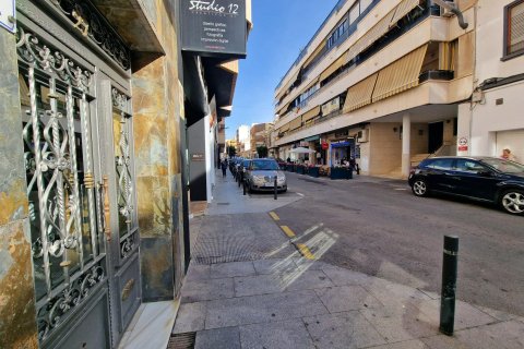 Lägenhet till salu i Torrevieja, Alicante, Spanien 3 sovrum, 110 kvm. Nr. 182821 - foto 4